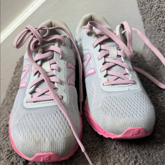 New Balance Light Gray with Pink and Multicolor Sole - Picture 2 of 5